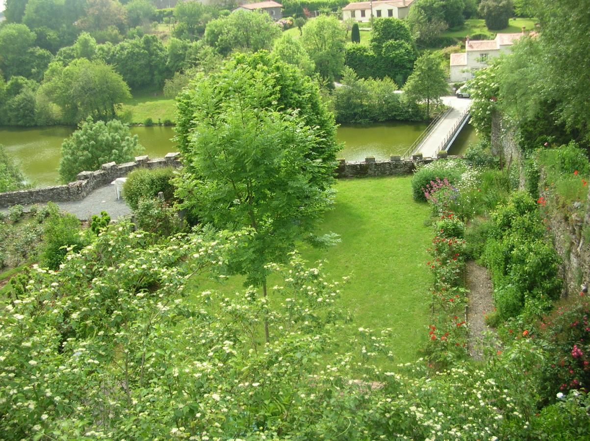 B&B "Les Remparts" Vouvant 外观 照片